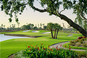 Aileron golf course with sandpits and lake view